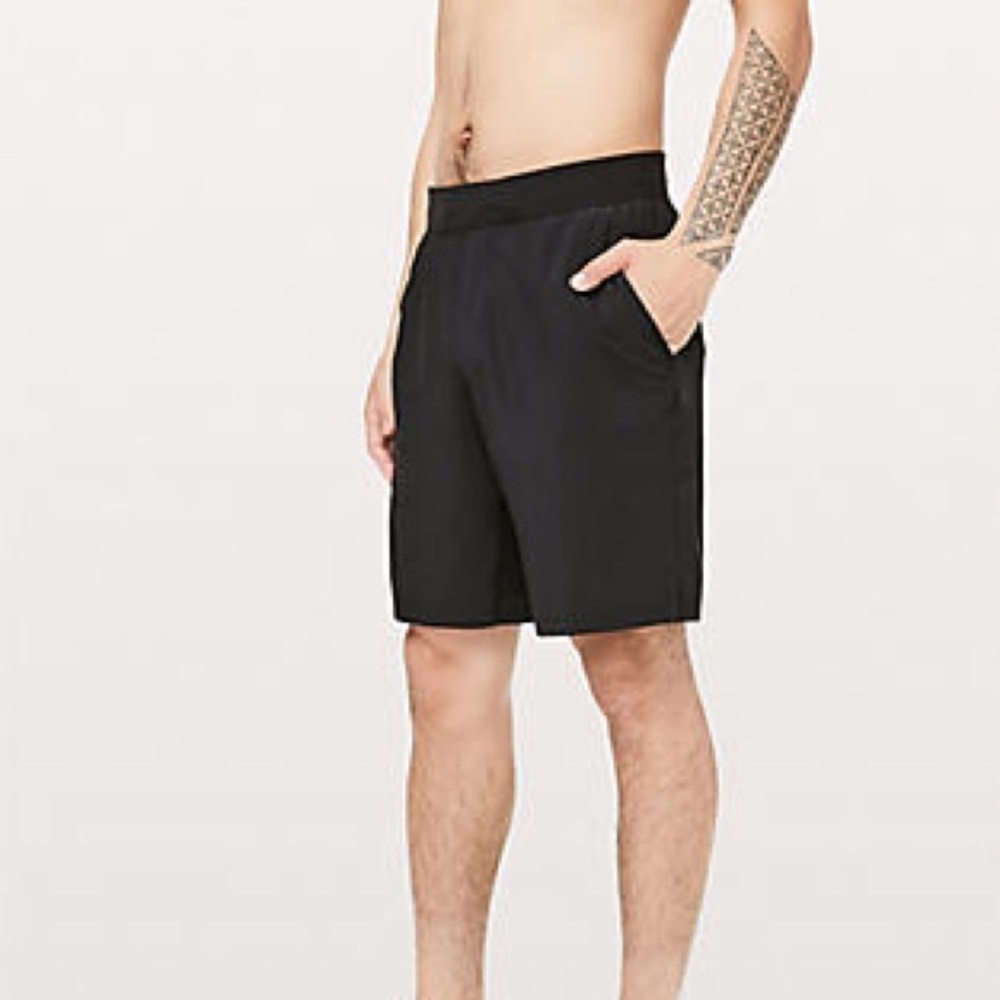 Black Men’s Lululemon T.H.E 11’ Liner less Shorts